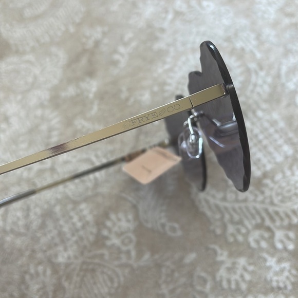 Brand New Frye & Co Heart Shape Sunglasses Beveled Gradient Lens 100% UV Protect main image 10